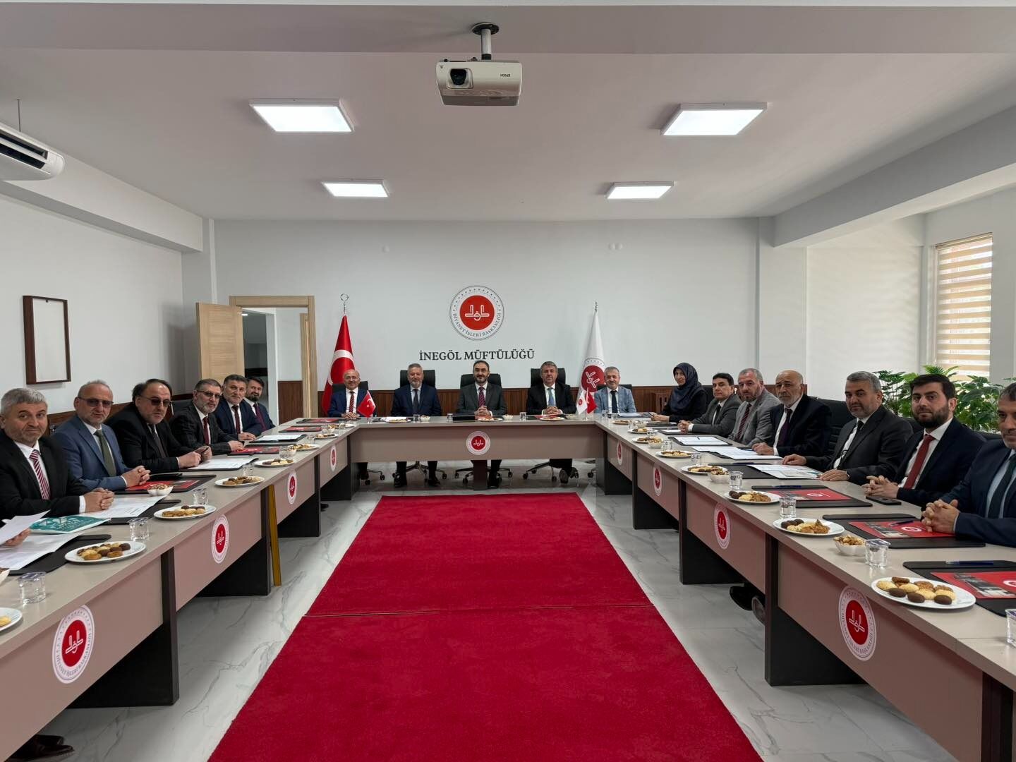 İnegöl Müftülük Binası İlk Toplantısına Ev Sahipliği Yaptı! Gencgazete (1)