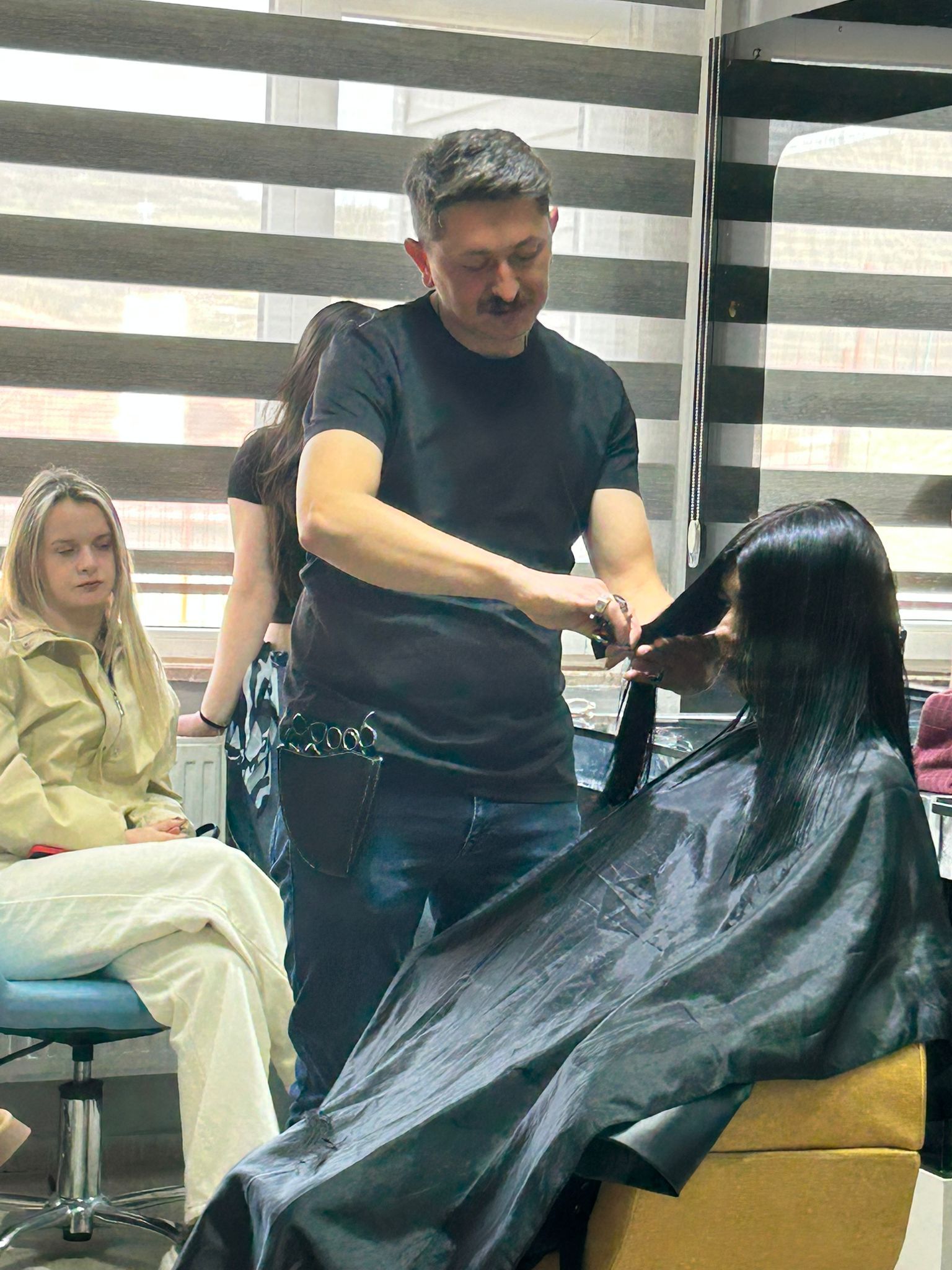 İnegöl’de Berber Ve Kuaför Adaylarına Ustalardan Eğitim Desteği (1)