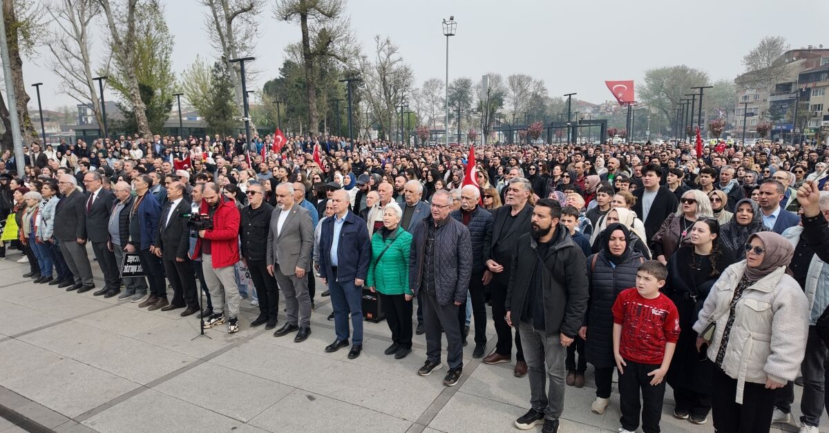 İnegöl'de Eğitimcilerden Dev Yürüyüş! 8 Sendika Tek Ses Oldu (3)