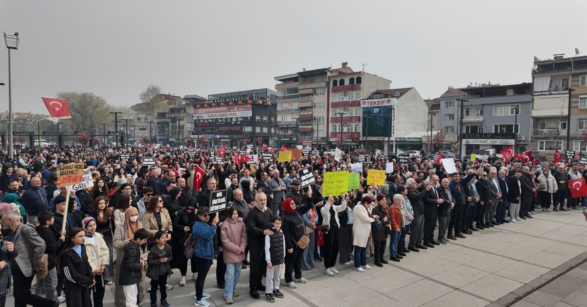 İnegöl'de Eğitimcilerden Dev Yürüyüş! 8 Sendika Tek Ses Oldu (6)