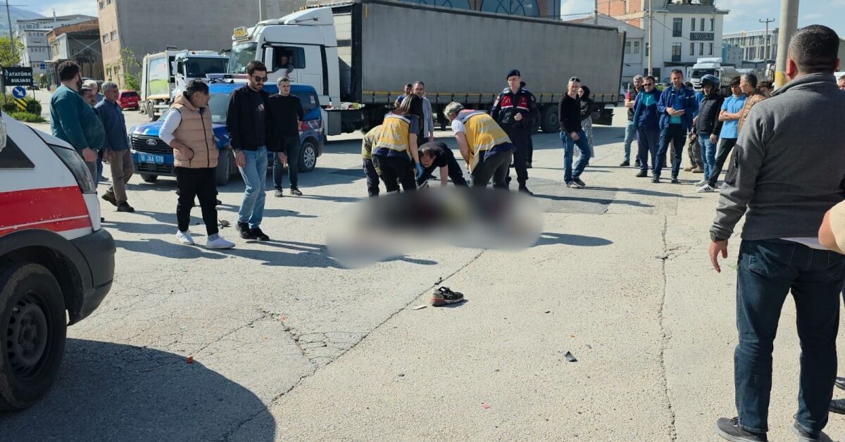 İnegöl'de Freni Patlayan Vinçten Atlayan Sürücü Hayatını Kaybetti (2)