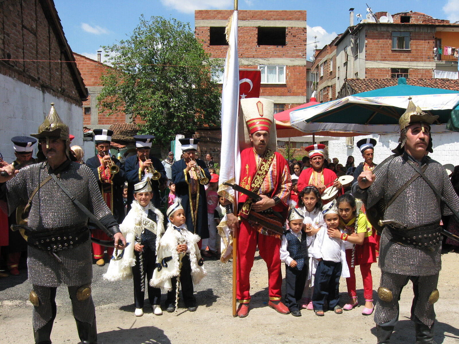 İnegöl'de Huy Dede Kabri Gençgazete (2)