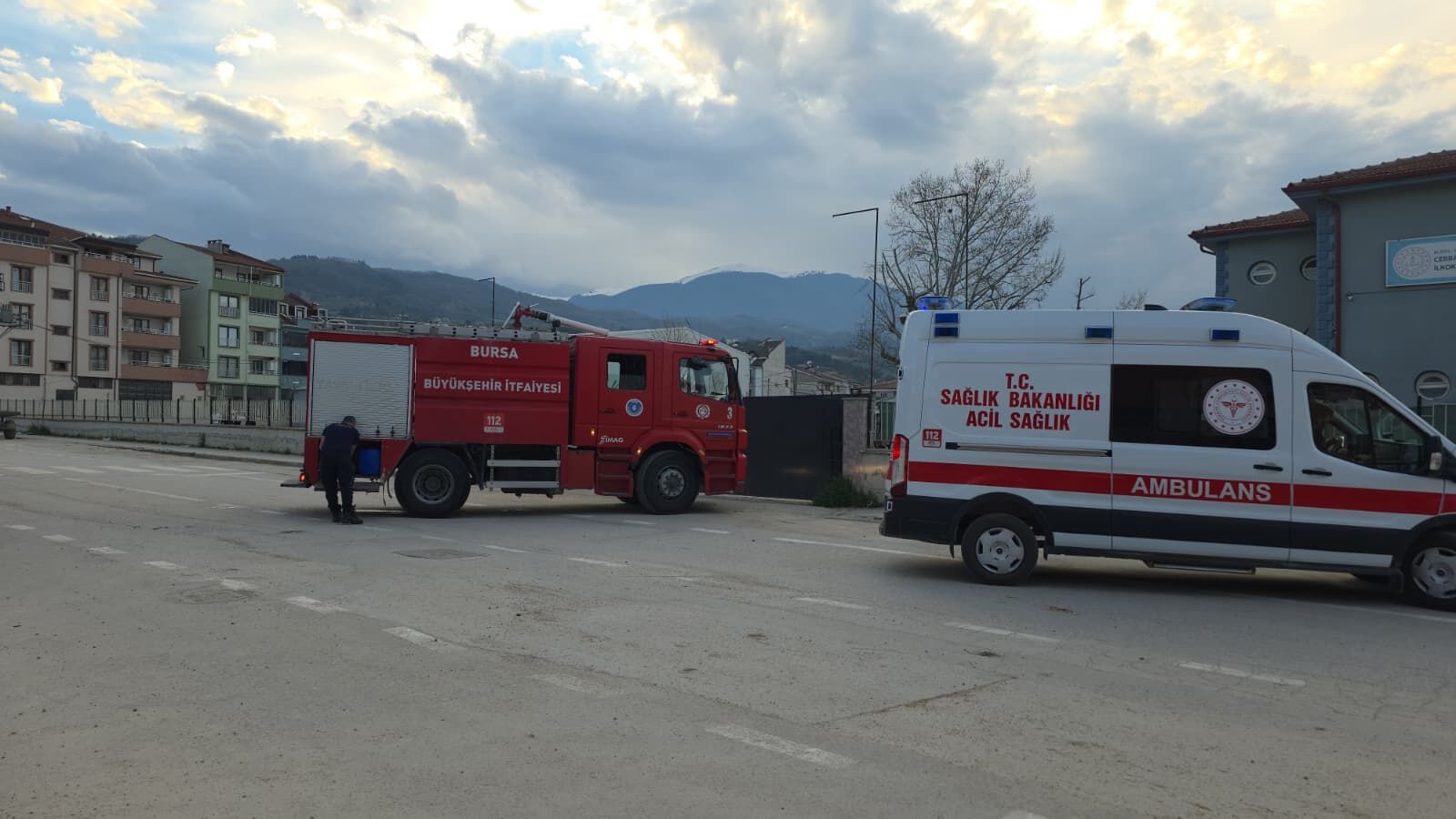 İnegöl'de Ilkokulda Yangın Çıktı! (2)