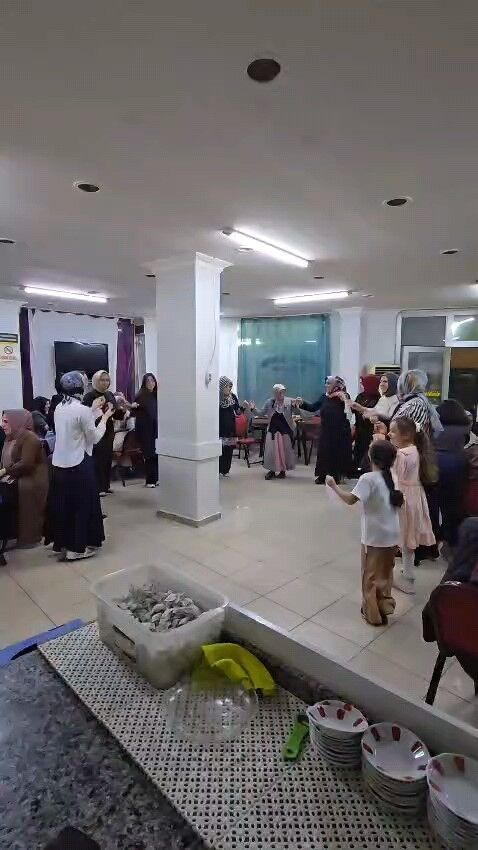 İnegöl’de Kahvehane Bu Kez Kadınlara Açıldı! (4)