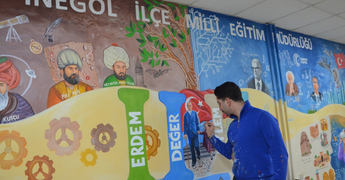 İnegöl'de Türkiye Yüzyılı Maarif Modeli Duvar Resmine Dönüştü (1)