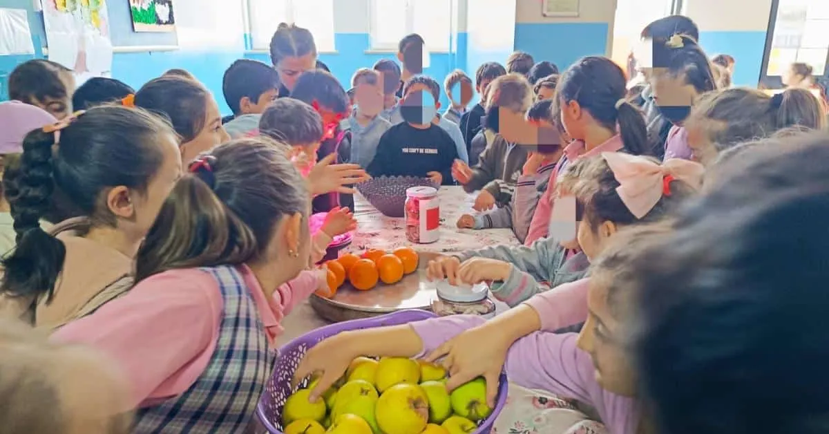 İnegöl'deki Bu Pazarda Satıcı Yok, Dürüstlük Var (2)