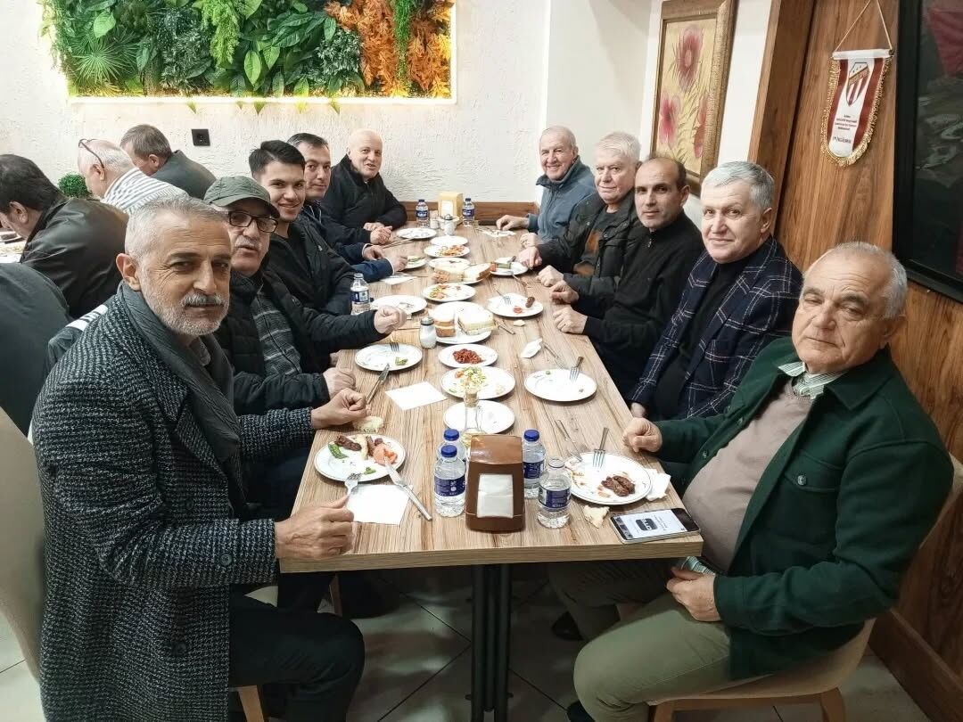 İnegölspor’un 1984 Şampiyonları Gençgazete (2)