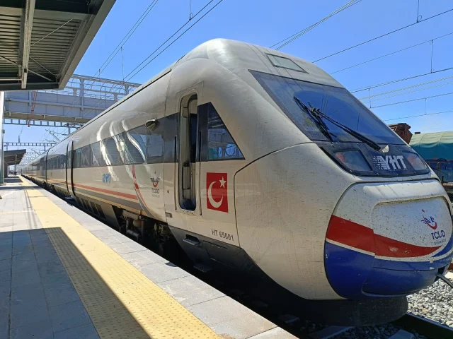 İstanbul’dan Edirne’ye 1,5 Saatte Gitmek Mümkün Olacak Mı Hızlı Tren Hattında Test Sürüşleri Başladı! (1)