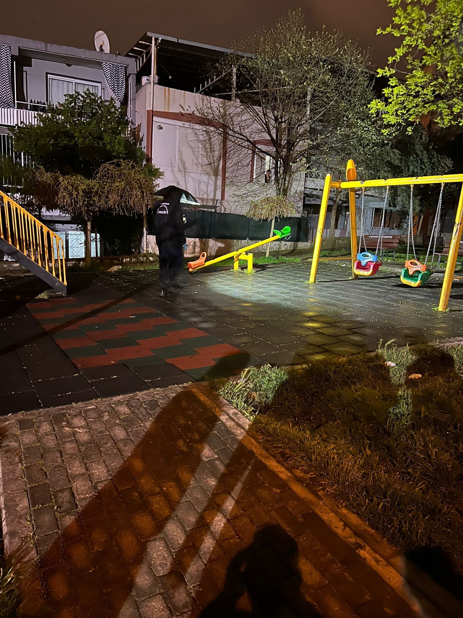 İzmir’de Parkta 2 Yaşındaki Çocuğa Bıçaklı Saldırı (2)