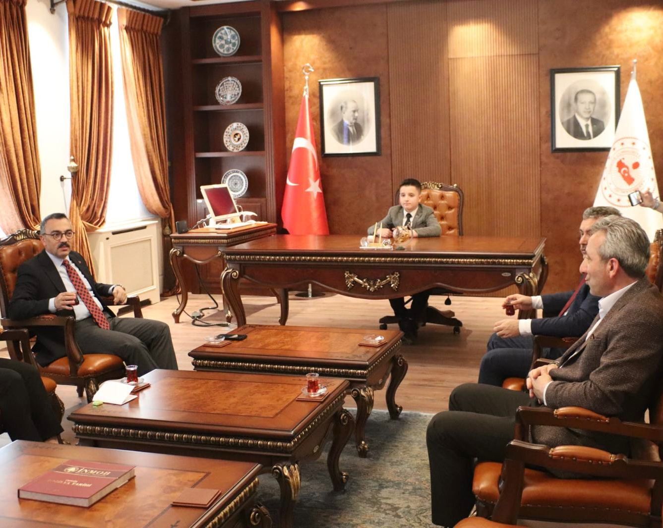 Kaymakam Arslan Koltuğunu Minik Aras Ali’ye Devretti (3)