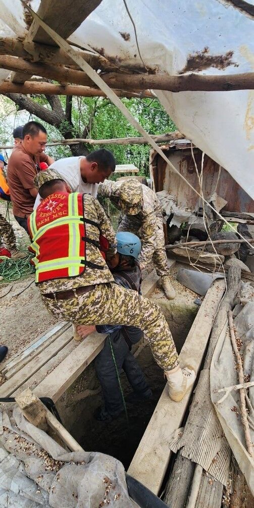 Kırgızistan’da 65 Yaşındaki Adam 18 Metre Derinliğindeki Kuyuda 16 Gün Mahsur Kaldı (2)