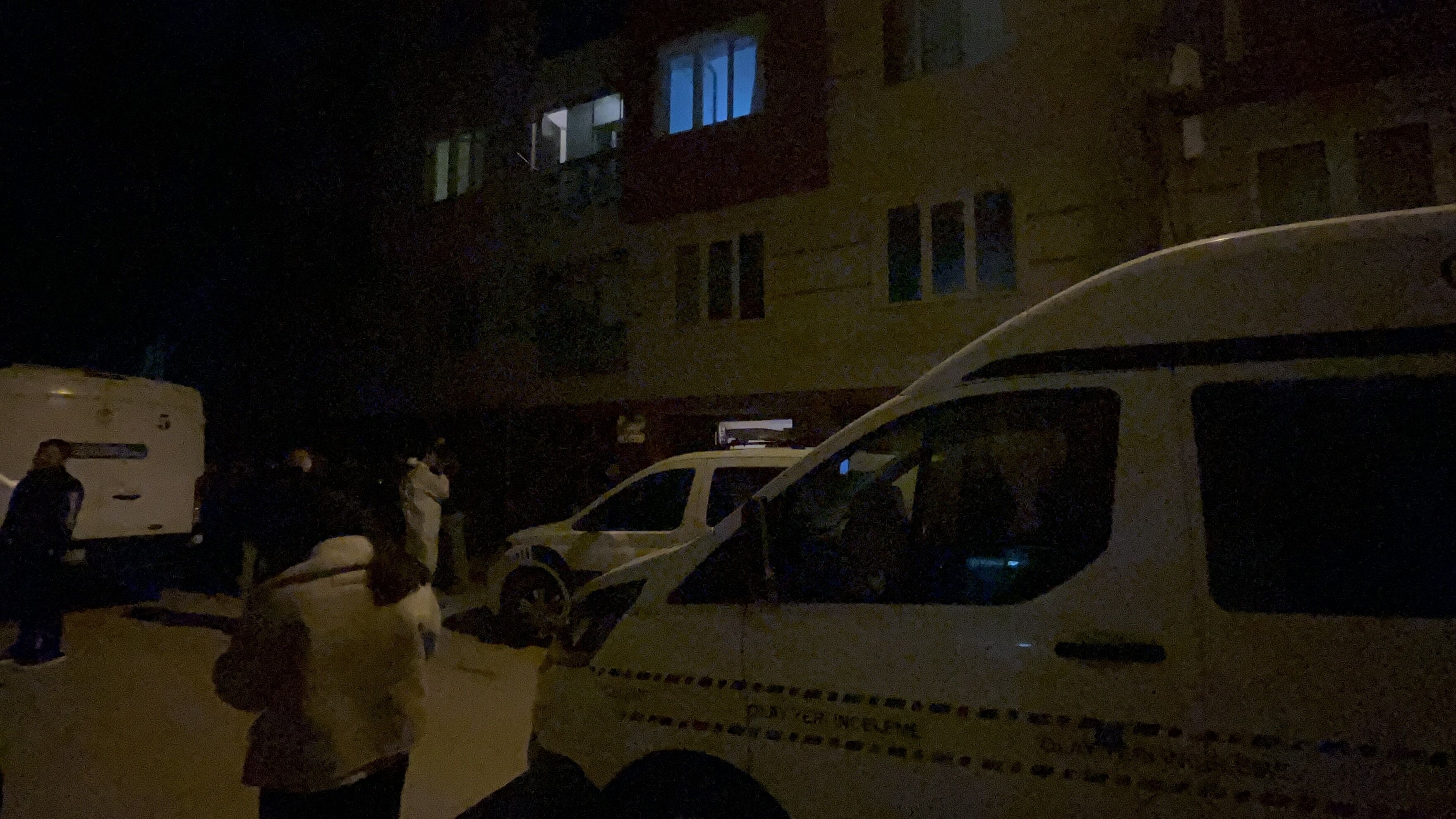 Komşuların Kokulardan Rahatsız Olduğu Daireden Genç Adamın Cesedi Çıktı (1)