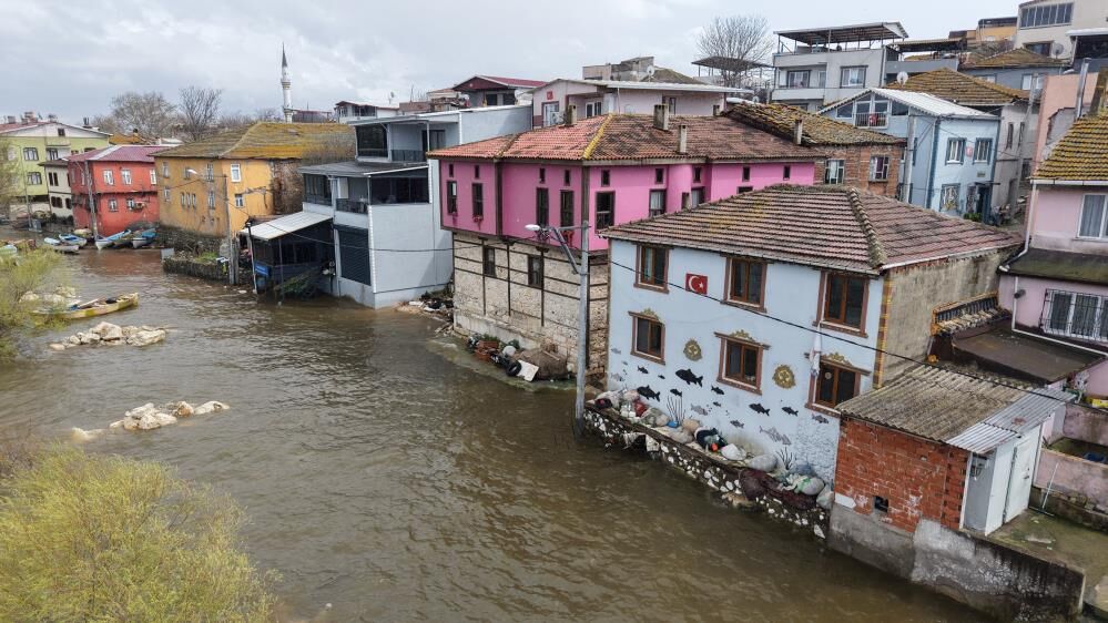 Küçük Venedik Turizm Sezonunu Açtı Ama Yolları Kapandı! (3)