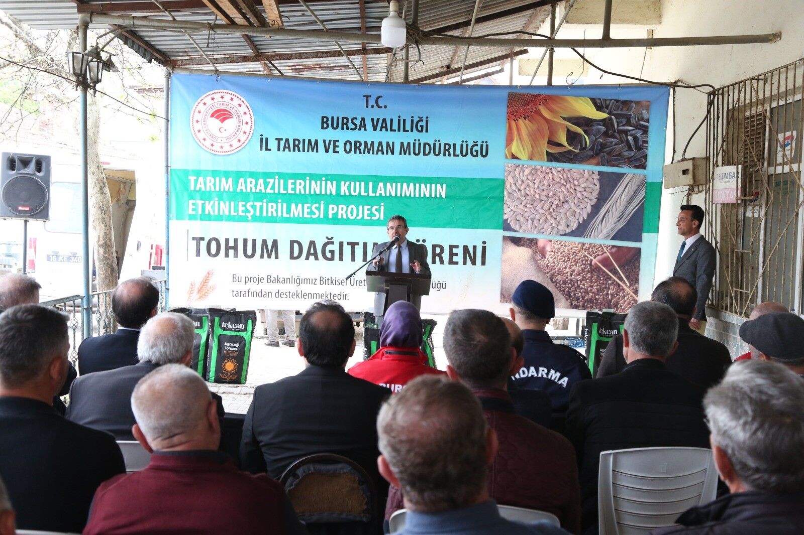 Mudanya Çayönü Mahallesi'nde Yağlık Ay Çiçek Tohumu Dağıtımı Yapıldı (2)