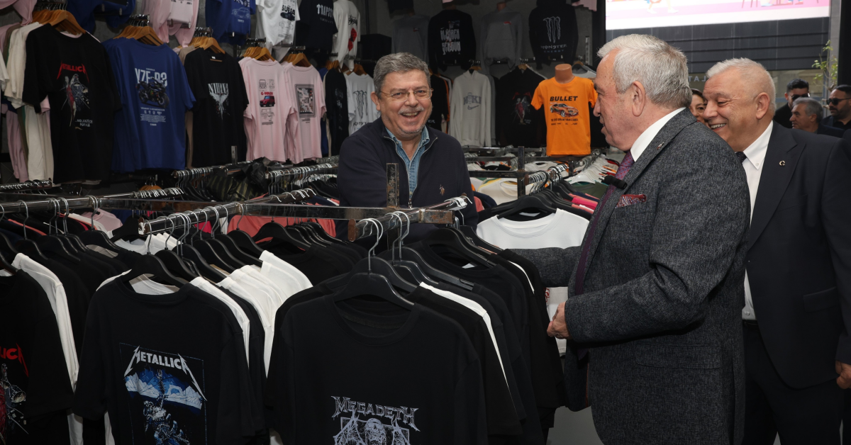 Nilüfer’in 8’Inci Giyim Pazarı Balat’ta Kapılarını Açtı (2)