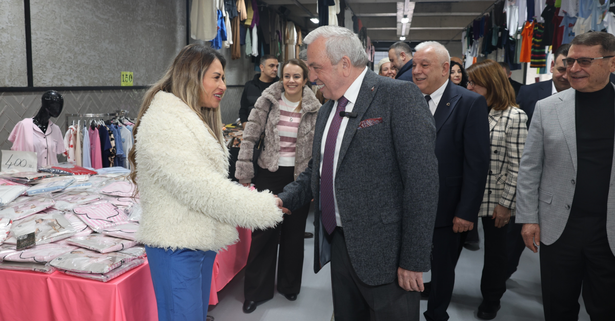 Nilüfer’in 8’Inci Giyim Pazarı Balat’ta Kapılarını Açtı (3)