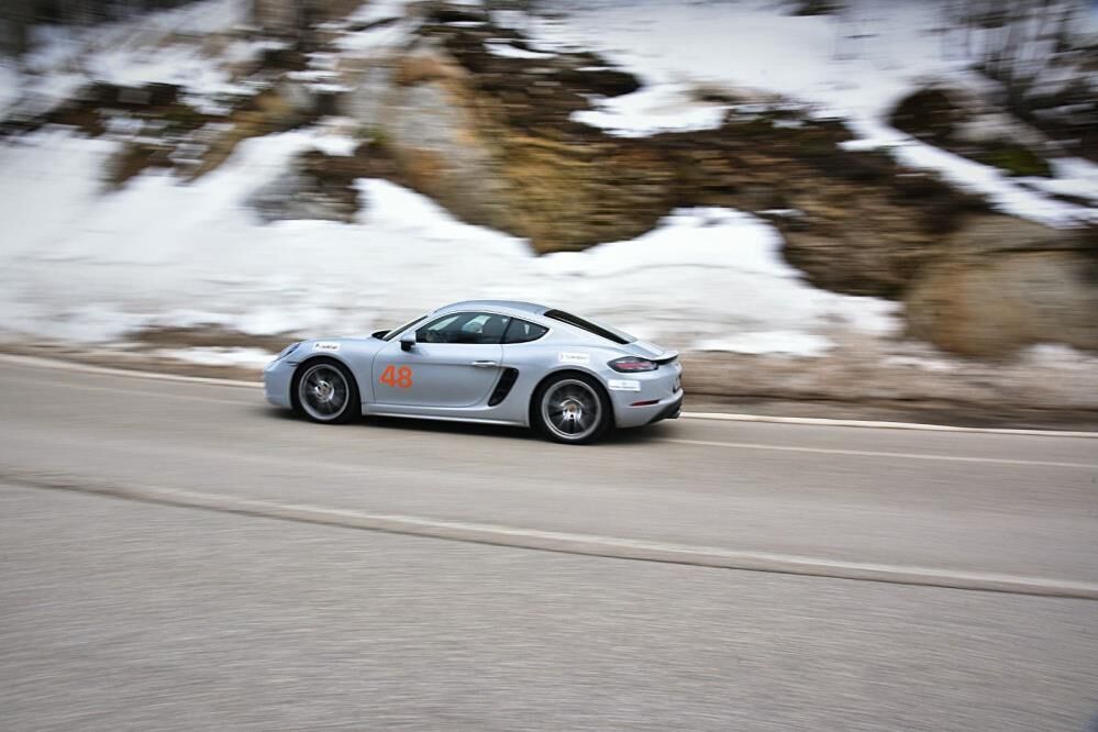 Otomobil Tutkunları Uludağ'da Buluştu (1)