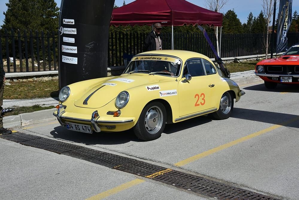 Otomobil Tutkunları Uludağ'da Buluştu (3)