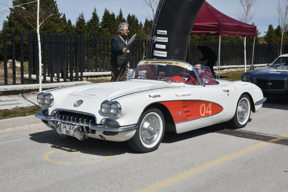 Otomobil Tutkunları Uludağ'da Buluştu (4)