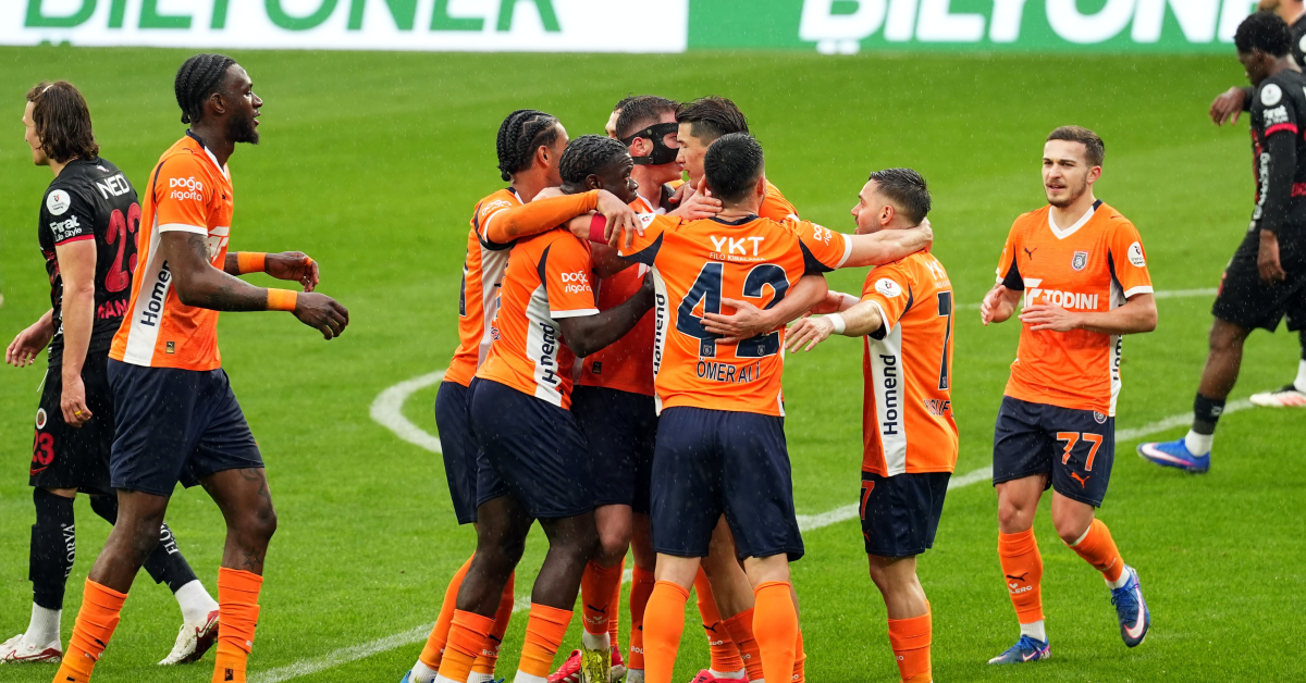 Rams Başakşehir Gençlerbirliği İlk Yarı Sonucu (2)