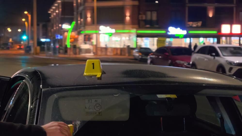 Seyir Halindeki Otomobile Yorgun Mermi Isabet Etti (2)