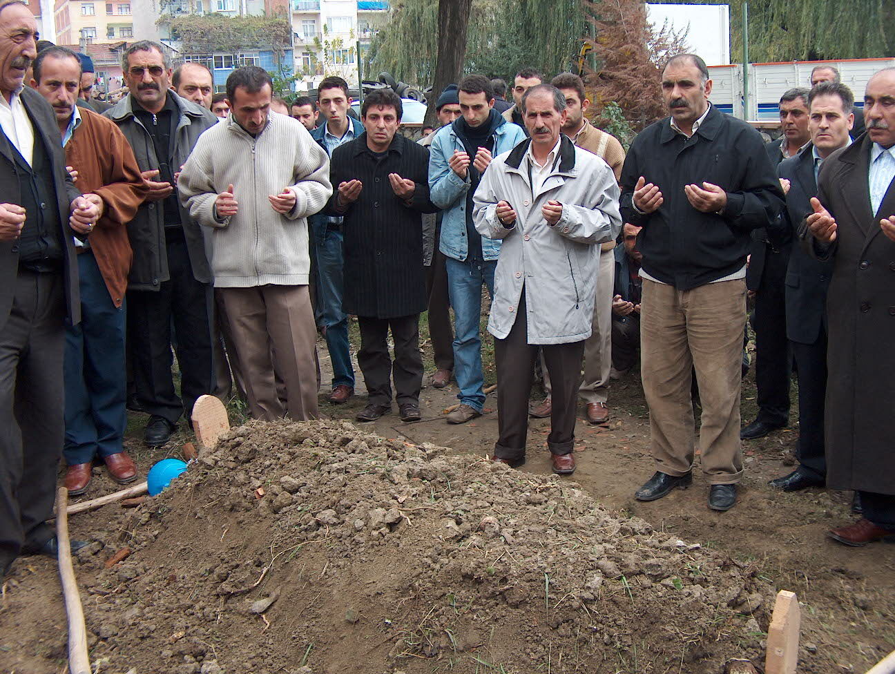 Vefat Edenler Cenaze Bilgileri Ölüm Haberleri Mezarlık Kabir Bilgileri Gencgazete (93)28 Nisan 2026 Salı