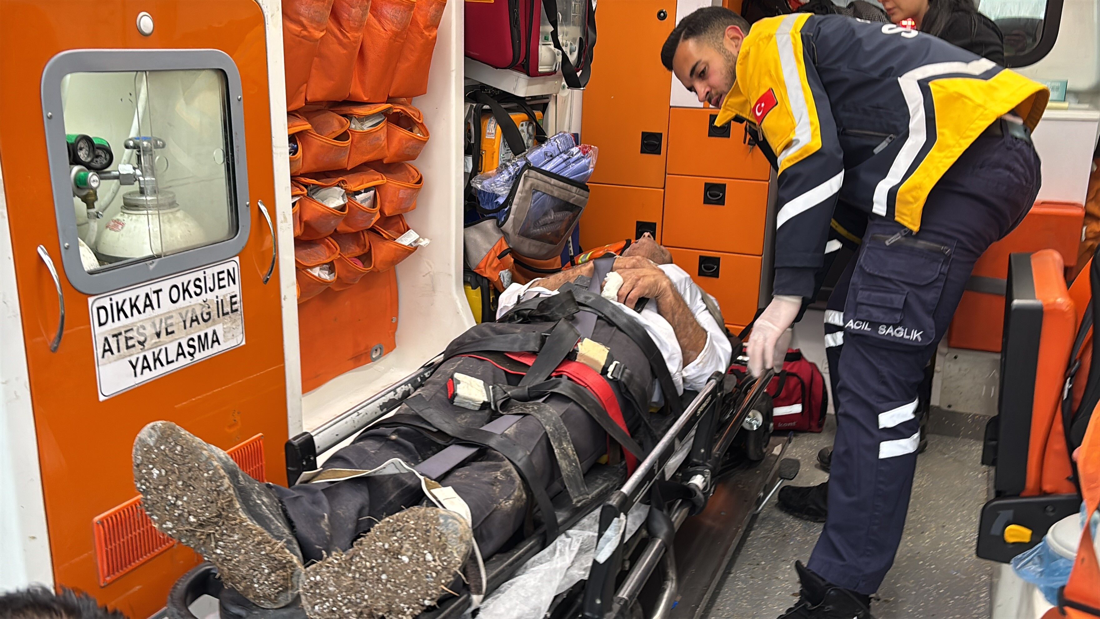 Virajı Alamayan Otobüs Şarampole Devrildi 23 Yaralı (5)