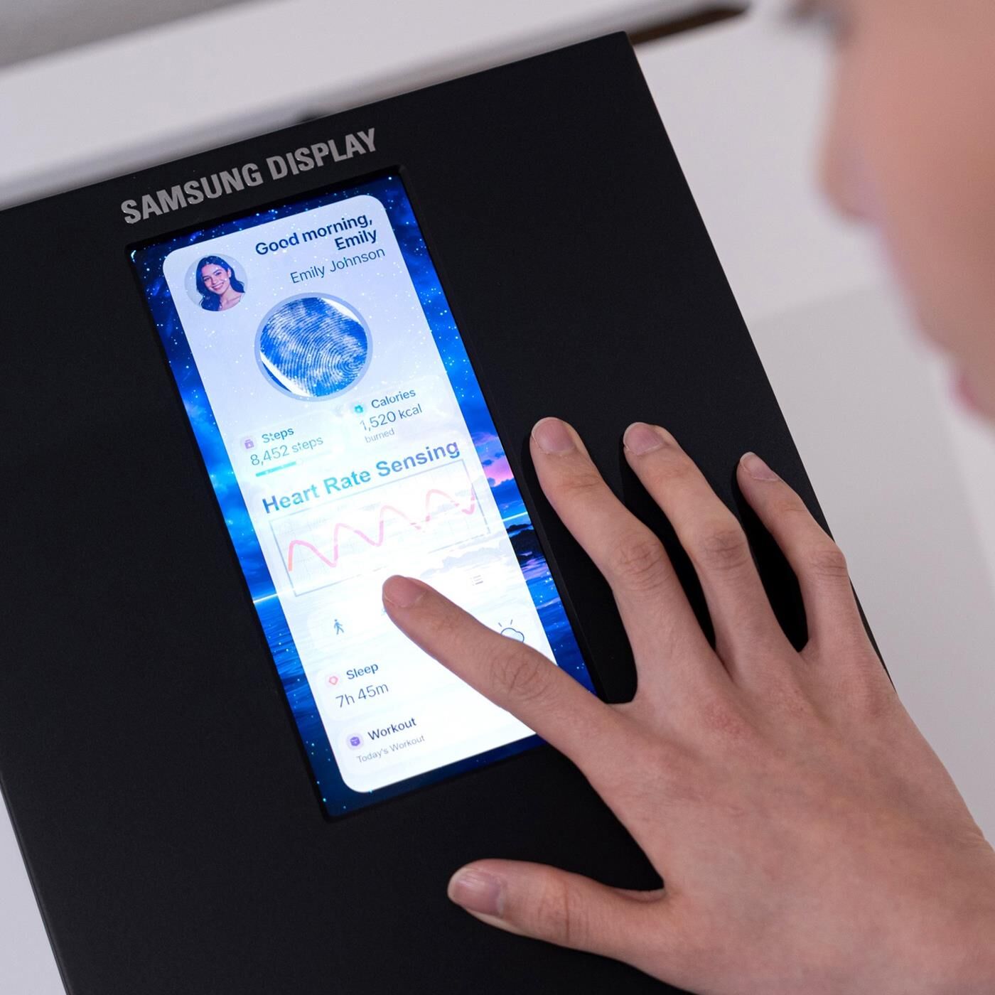 Samsung’dan Yeni Ekran Hamlesi! Telefonlar Hem Parlayacak Hem Sağlığınızı Ölçecek