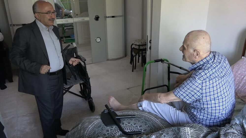 17 Yıl Sonra Döndü! Bursa’da Eski Eşinden Duygulandıran Vefa.. (4)