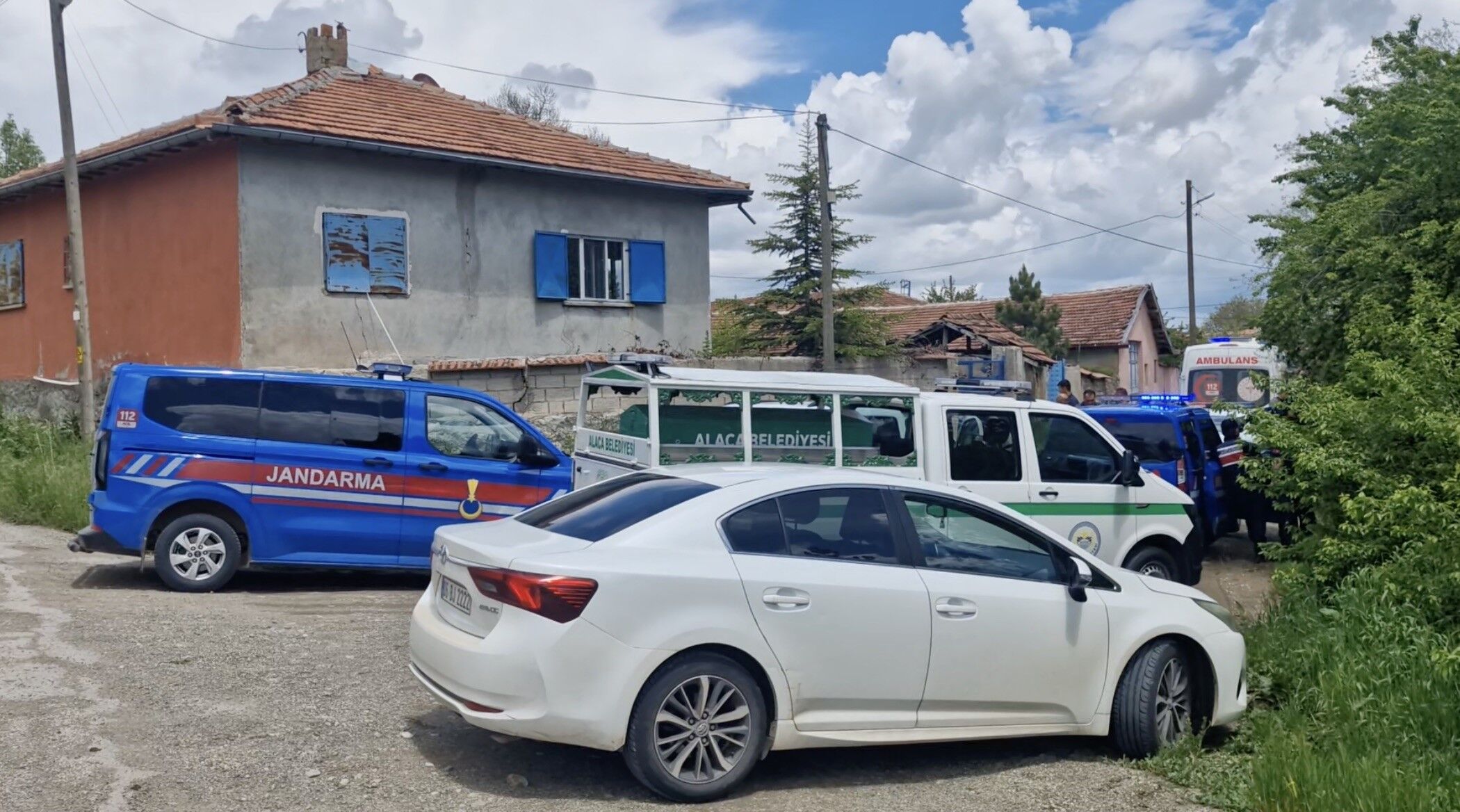 3 Gündür Haber Alınamıyordu, Evinde Ölü Bulundu (2)