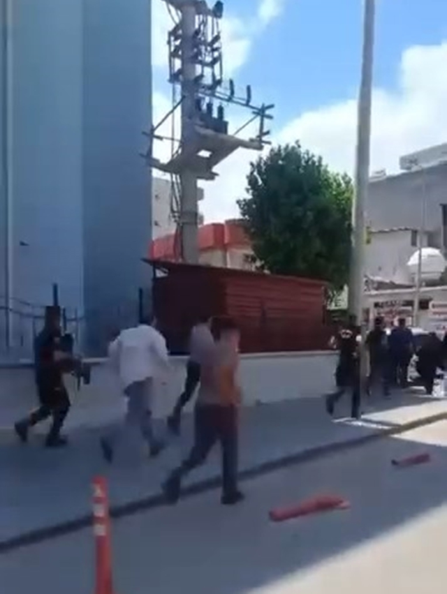 Akraba İki Aile Arasında Kavga! 8 Kişi Yaralandı, 17 Kişi Gözaltına Alındı (2)