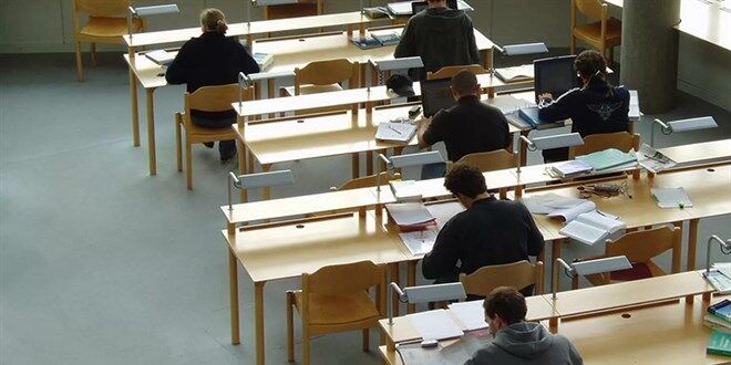 Balıkesir Üniversitesi Öğrencisi Sedanur Kaya, Hocasının Kasıtlı Düşük Not Verdiği Iddiasıyla Açtığı Davayı Kazandı.