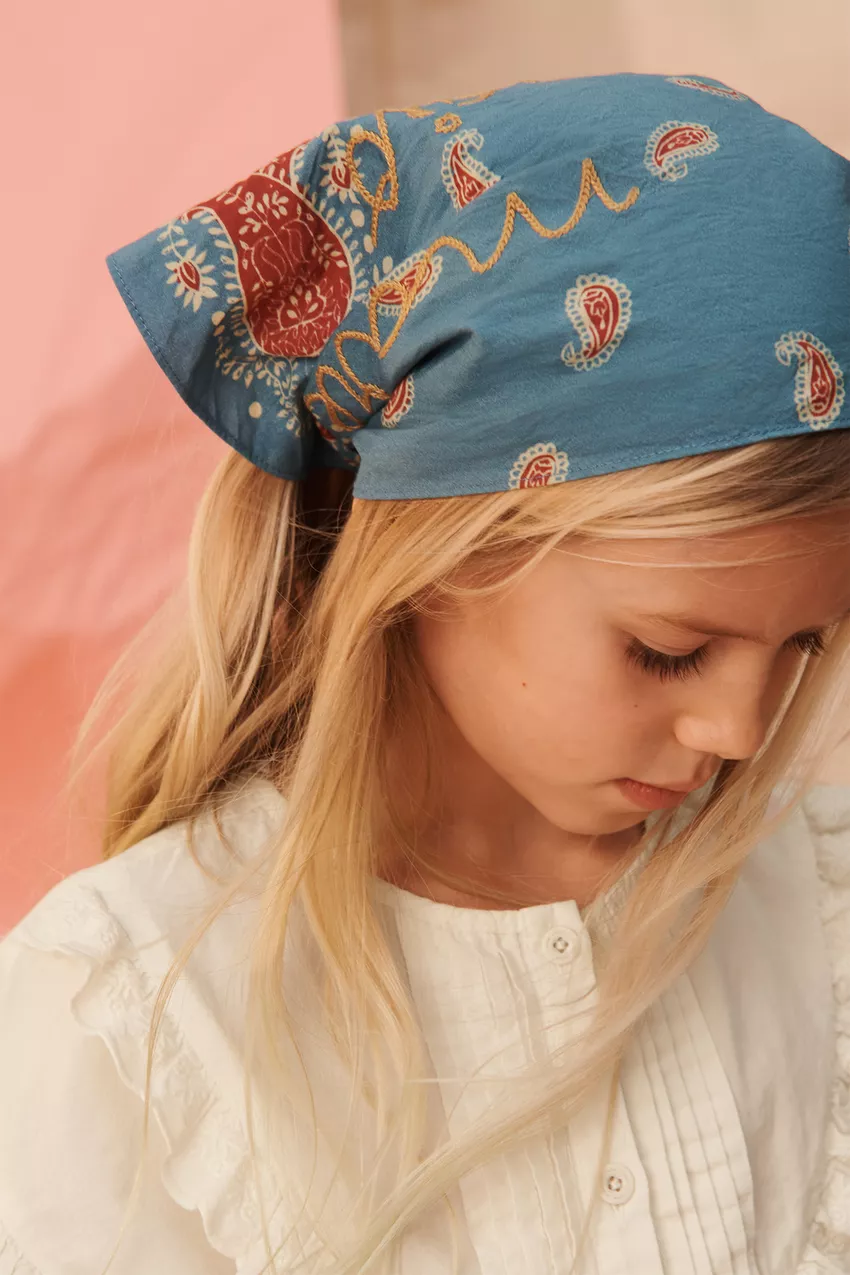 Bandana Seçerken Nelere Dikkat Edilmeli Yaz Sıcağında Saçı Koruyor Mu D