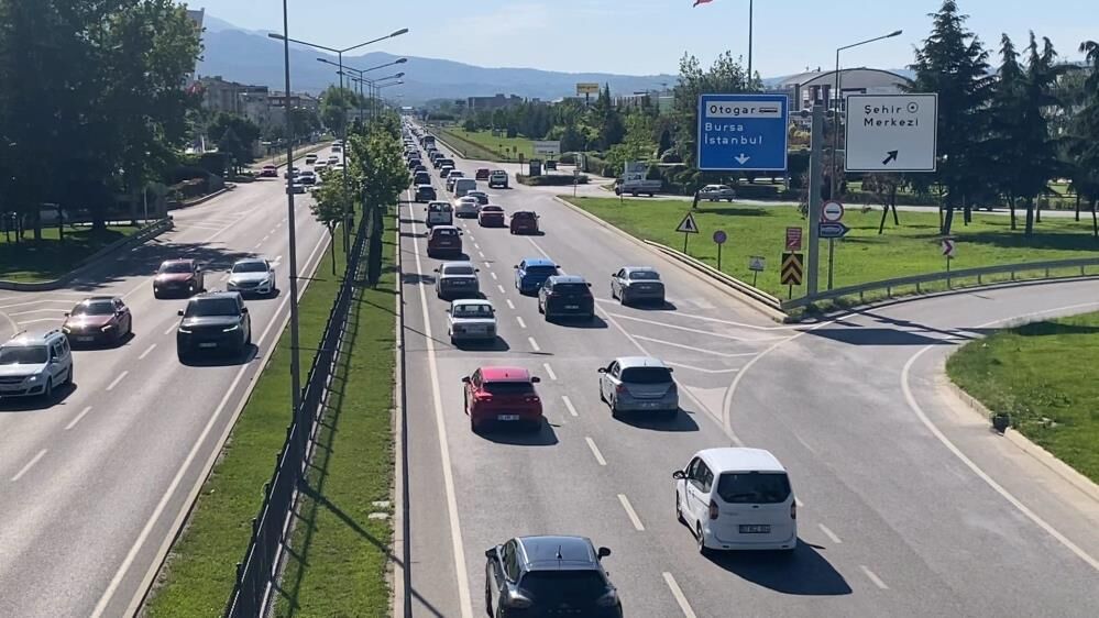 Bayram Dönüşü Başladı! İnegöl'de Trafik Kilitlendi.. (3)