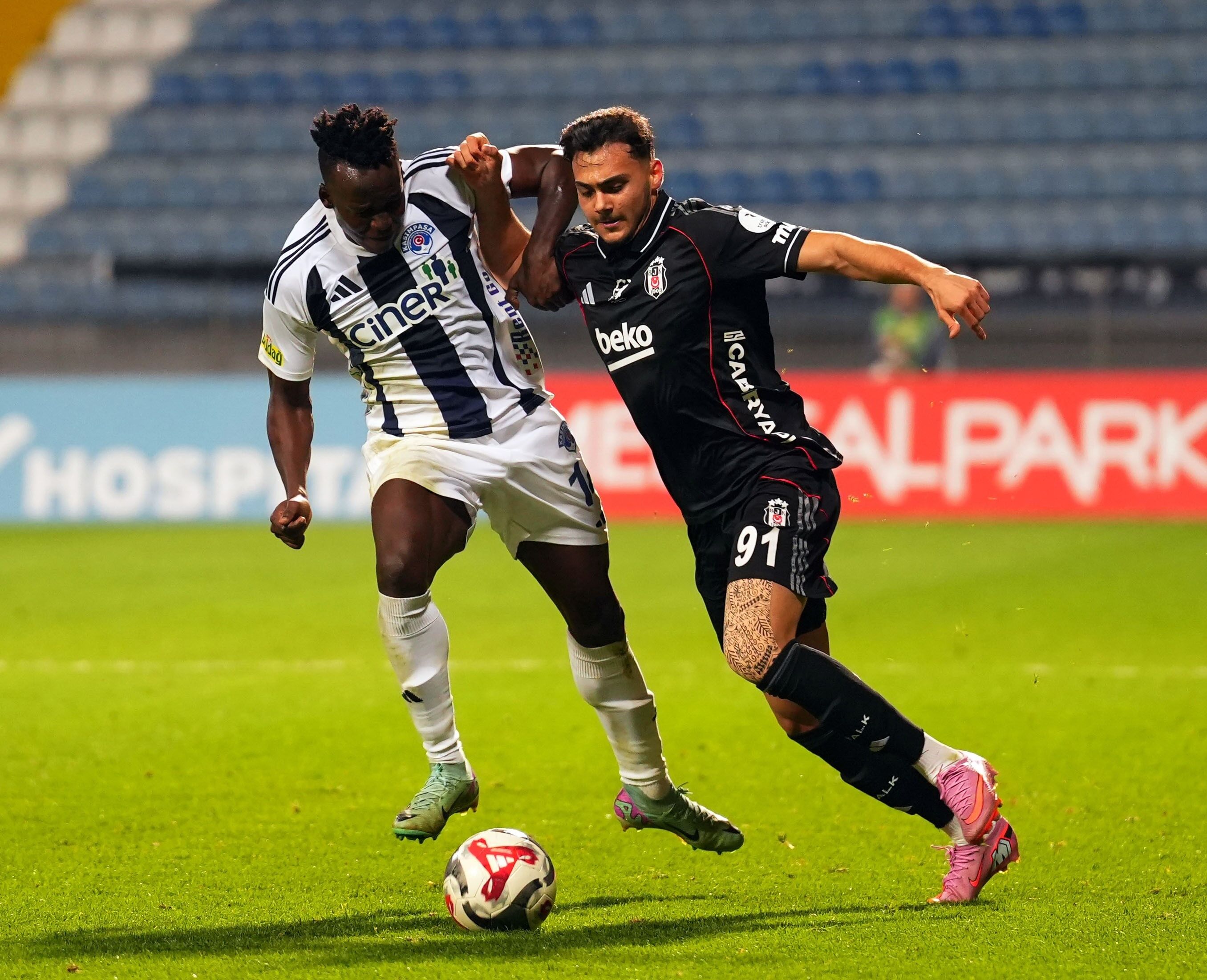 Beşiktaşlı Futbolcunun Ehliyetine El Kondu (1)