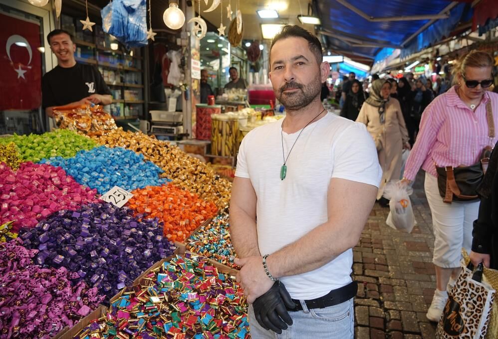 Bursa Çarşısında Bayram Yoğunluğu! Kasap Ve Şekercilerde Gece Mesaisi Başladı (4)