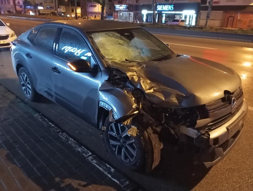 Bursa'da Alkollü Sürücü Yayaya Çarptı, Kaçtı! (1)