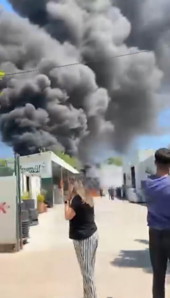 Bursa'da Büyük Yangın! 12 Araçla Yangına Müdahale Edildi (3)
