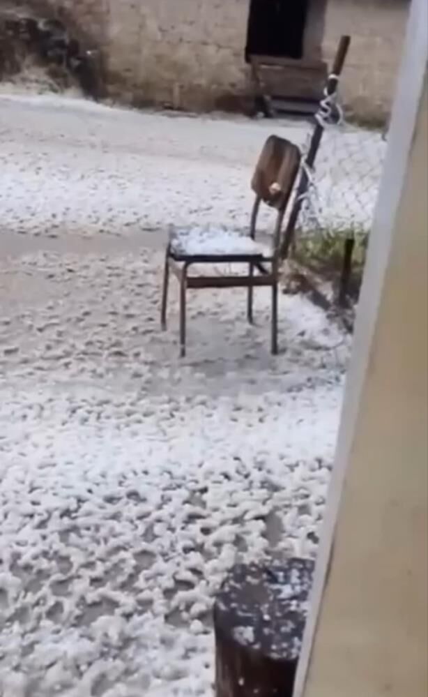 Bursa'da Dolu Kabusu! Ceviz Büyüklüğündeki Dolu Meyve Bahçelerini Vurdu