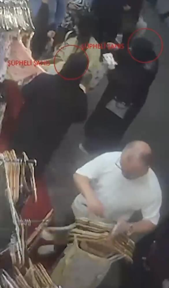 Bursa'da Kadınları Takip Eden Yankesiciler Suçüstü Yakalandı! (1)
