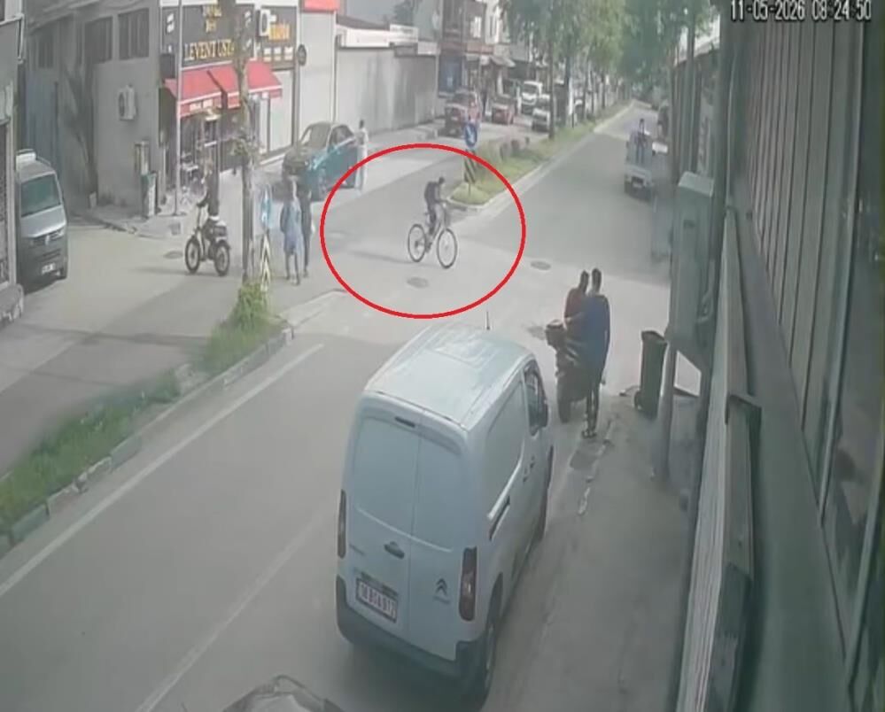 Bursa’da Kararsız Bisikletli Kazaya Neden Oldu! O Anlar Kamerada (1)