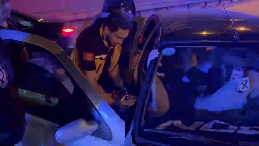Bursa'da Kontrolden Çıkan Otomobil Bariyere Çarptı! (1)