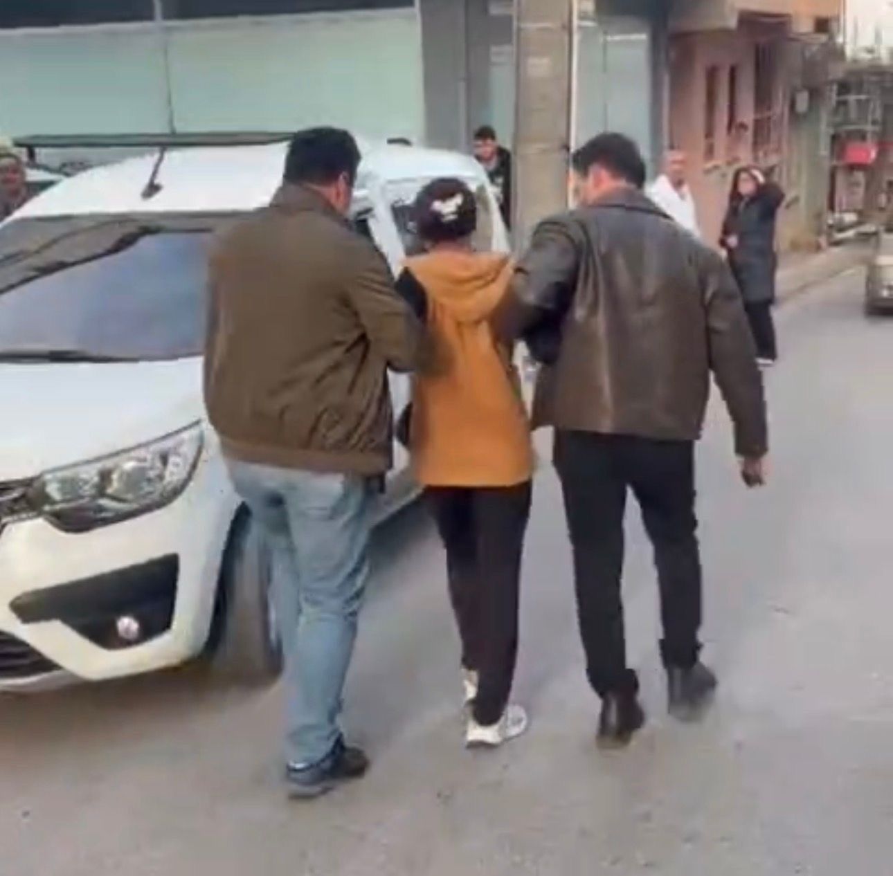 Bursa'da Pes Dedirten Hırsızlık Girişimi (2)