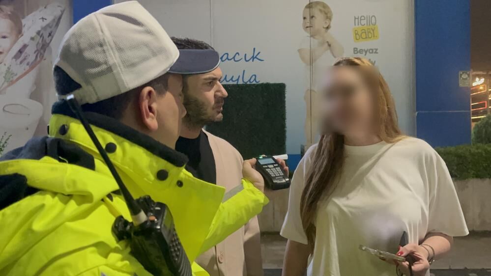 Bursa'da Polisin Alkollü Kadın Sürücü Ile Imtihanı Kamerada! (3)