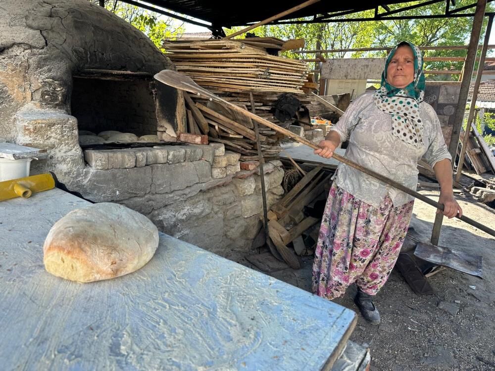 Bursa’da Taş Fırından Başarı Hikayesi! Ekşi Mayalı Ekmekle Fırınlara Meydan Okuyor (2)