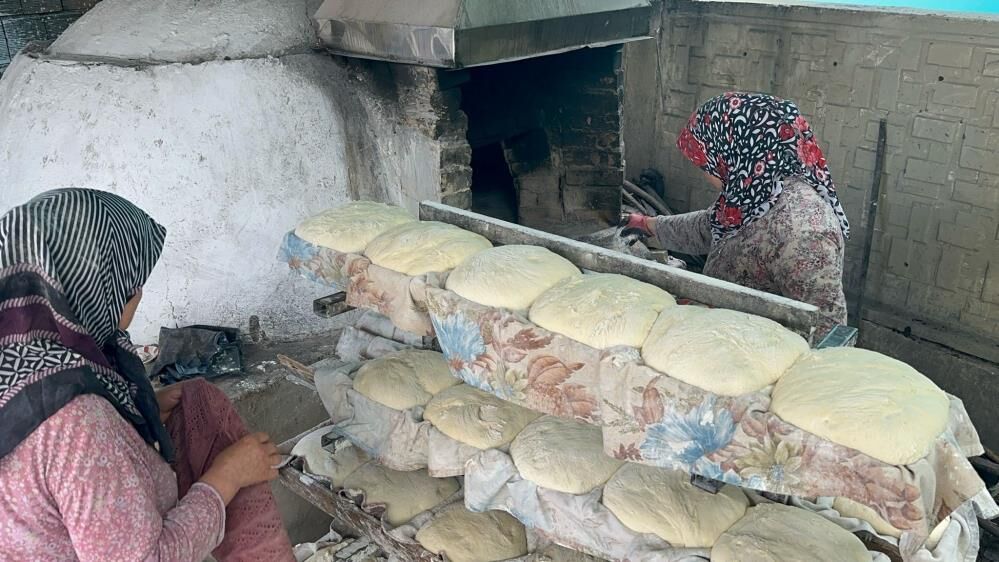 Bursa'da Taş Fırınlarda Pişen Bayram Çöreği Yok Satıyor! (2)
