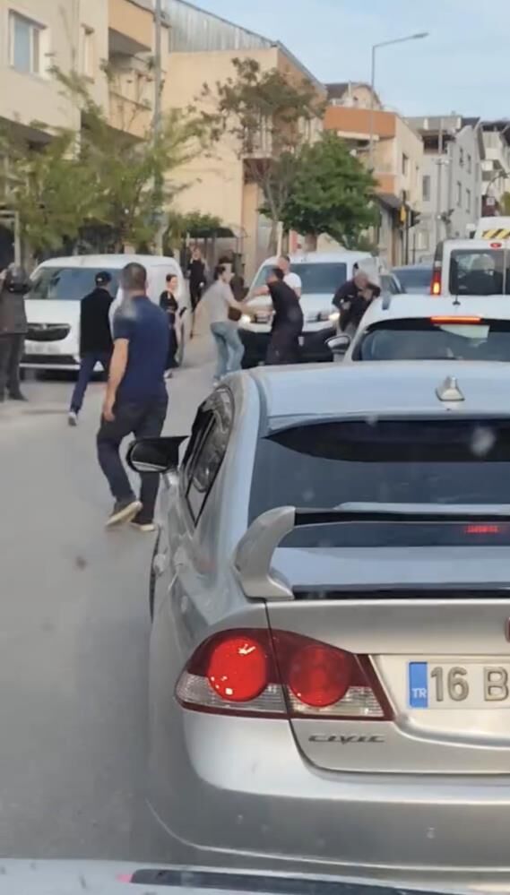Bursa’da Trafik Tartışması Döner Bıçaklı Kavgaya Dönüştü! (1)-1