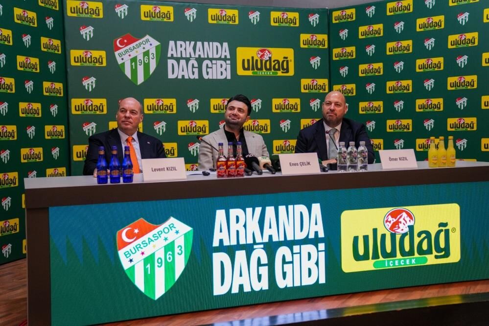 Bursaspor’a Dev Destek! Uludağ İçecek Sponsorluk Anlaşmasını Yeniledi (2)