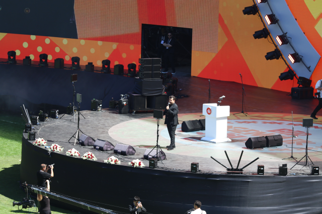Eser Yenenler’in Ak Parti Gençlik Şöleni Sunuculuğu Her Kesimden Tepki Var (2)
