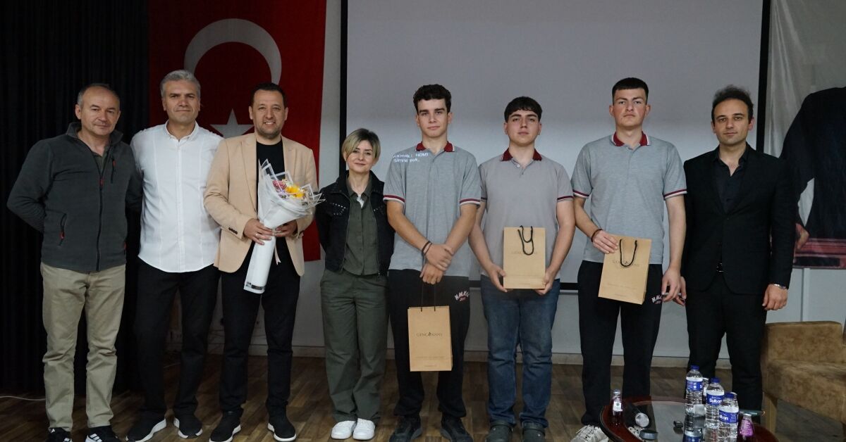 Genç Gazete Bilgi Yarışmasının 5. Bölümünde Şampiyon Öğrenciler Yarıştı (1)